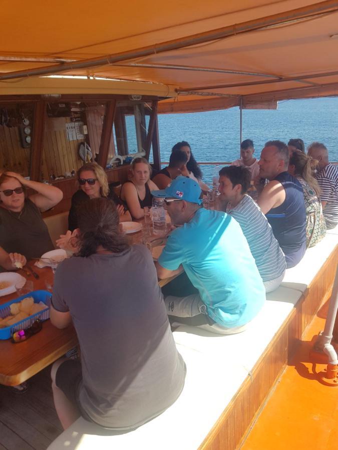 Отель Boat & Breakfast Умаг Экстерьер фото